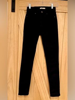 Levi's Black Skinny Pants